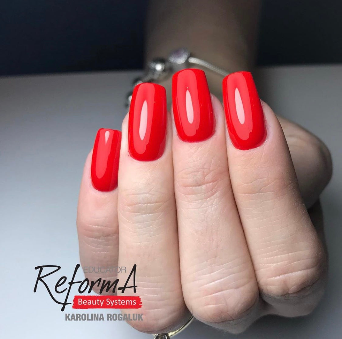 Esmalte de uñas híbrido - GP Iconique Rouge, 10 ml